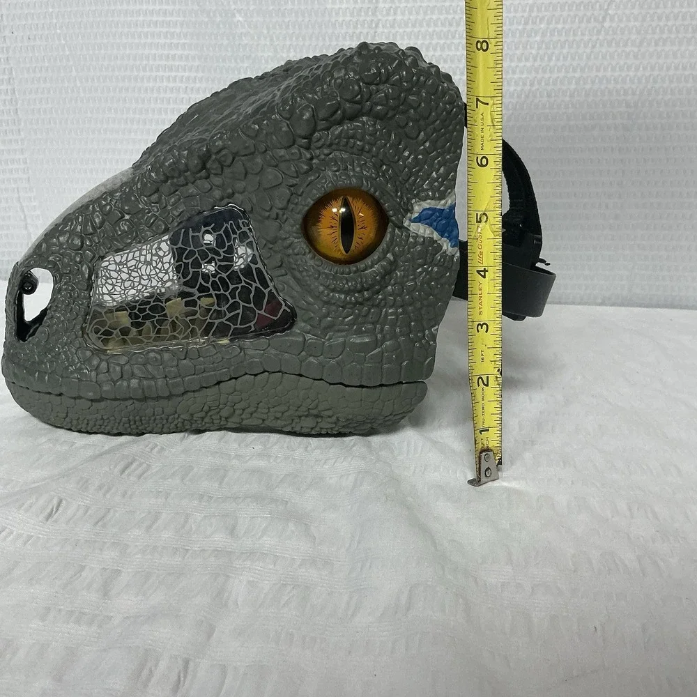Jurassic World Dinosaur Chomp 'n Roar Mask Helmet Velociraptor Blue Raptor 2017